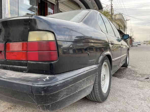 bmaw 525 گیر عادی
١٩٩٠ دوجام کارەبا 
سلاید ڕەقەم هەولیر  بەشەرتی بەناو کردن  بەسەر جوە سەنەوی 
گیرومەکینەی بەشەرت 
سالۆنسای تازەی لەسەرە تایەی تازەی بۆ بەستراوە  پانکەی کراوە بە کارەبای 
سەیارەکە مالی دۆستە 
تکایە گەر مشتەری نیت سەری خۆتو منیش مە هیشینە
سعری  (٤١) گەلاو معامەلەیەکی زۆرکەم  
ناونیشان ـ بازیان 
***********
