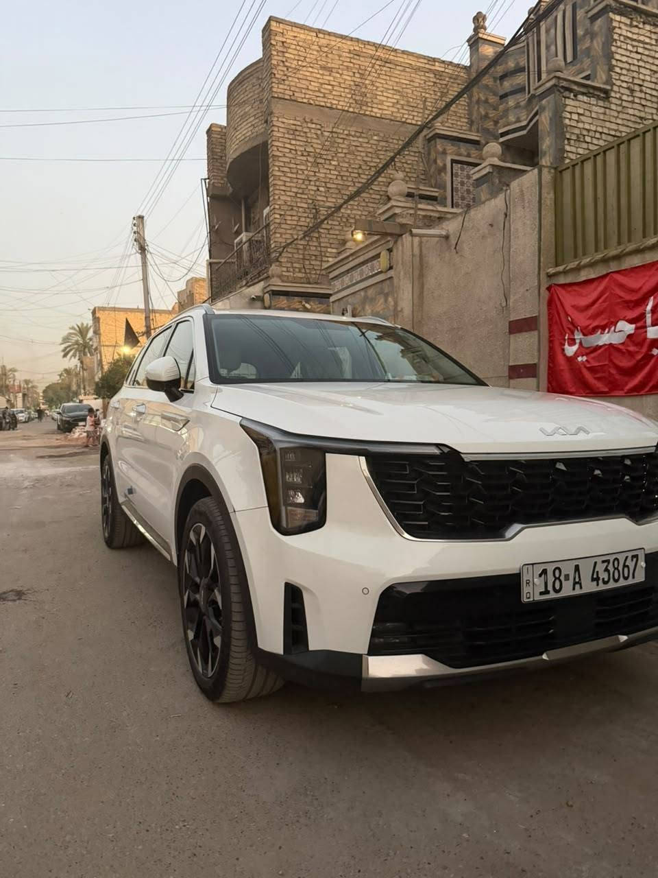 ​🚗 للبيع: كيا سورينتو 2024 (الشكل الجديد) 🚗
السيارة بحالة ممتازة وجاهزة للاستخدام ("شلع واطلع")، المواصفات كالتالي:
​• الموديل: 2024
• المحرك: 6 سلندر (أداء وقوة)
• المسافة المقطوعة: 46,000 كم
• الضمان: ضمان الشركة الدولية
​✨ أبرز المواصفات:
​قمارة (حديد)
​تشغيل عن بعد
​كشنات كهرباء
​صندوق كهرباء
​إشارة ترحيب (Welcome Light)
​تصميم الواجهة الأمامية والويلات الجديد والمميز
​📄 معلومات التسجيل:
​رقم بابل - مشروع وطني (جاهزة للتحويل المباشر)
​💰 السعر: 28,000 دولار (280 ورقة)
​📍 مكان المعاينة: بغداد / الشعب
📞 للاستفسار والتواصل: [ ***********
