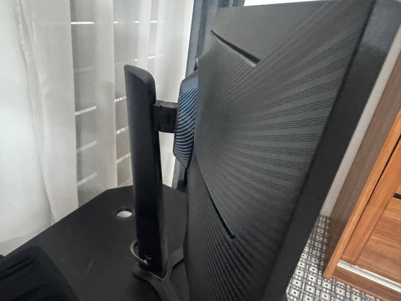 المواصفات:
• الموديل: Samsung Odyssey G4 (27")
• نوع اللوحة: IPS (ألوان دقيقة وزوايا رؤية ممتازة)
• معدل التحديث: 240Hz (سلاسة خارقة)
• زمن الاستجابة: 1ms (بدون أي ضبابية أو تغبيش)
• الدقة: Full HD (1920 \times 1080)
• التقنيات: تدعم G-Sync و FreeSync Premium لمنع تمزق الإطارات
• المنافذ: DisplayPort + 2x HDMI + منفذ سماعة
• القاعدة: مرنة جداً (تتحرك بجميع الاتجاهات، رفع وخفض، وتلف بالطول 90 درجة)
بعده جديد 
السعر:225
بيها مجال

+964 775 352 6123 تواصل واتس فقط


**إذا كنت صاحب هذا الإعلان وتريد حذفه لأي سبب، رجاءا أرسل رسالة إلى الدعم الفني**