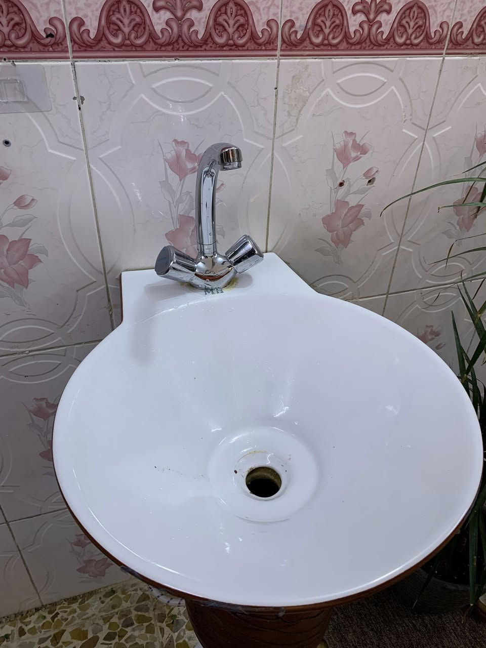 متاح مغسل نظيف للبيع مع كامل الملحقات مكان موصل وادي حجر للسعر اتصل ***********
