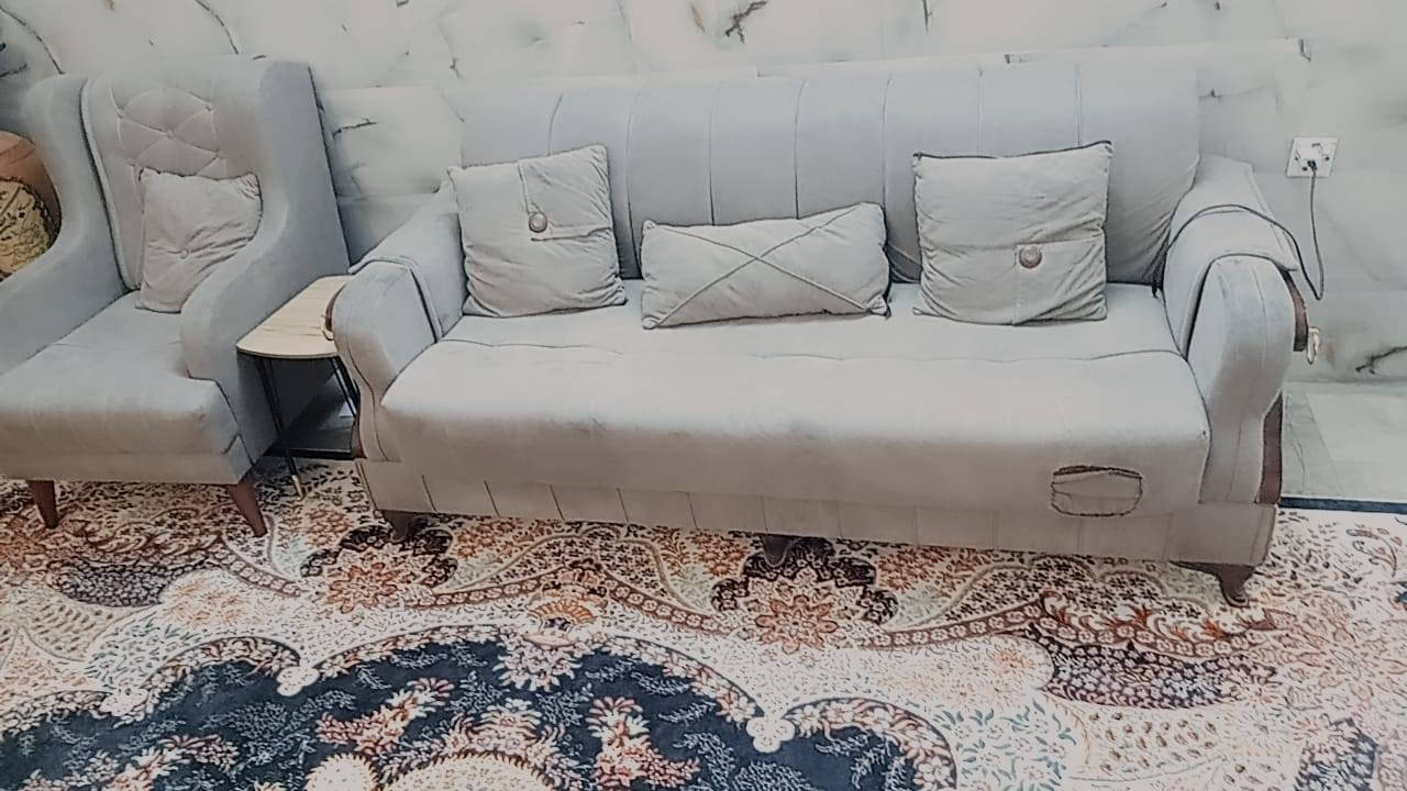 الاستفسار رقم الهاتف ***********
