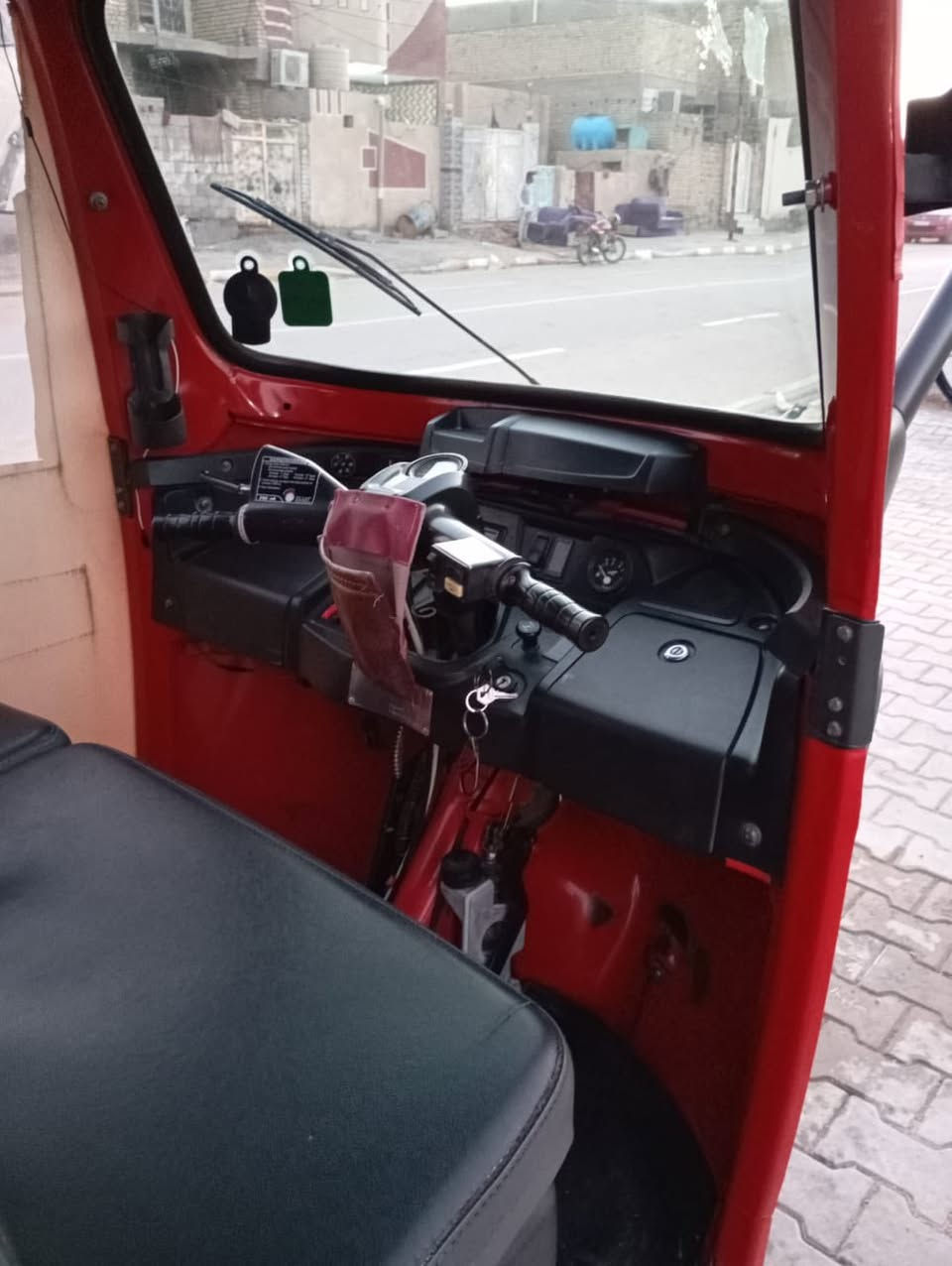 السلام عليكم تكتك البيع مكان كوت قضاء الحي مديل /٢٢كفاله عامه رقم ذيقار الستفسار على هاذا الرقم ***********
