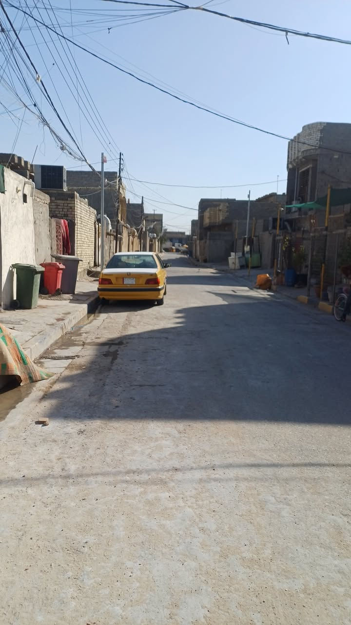 قطعه ارض للبيع مساحه ١١٧ متر واجهه ٥ ونزال ٢٣ مخدومه ماء + مجاري منطقه البحث العالمي مقابيل حي البتول تبعد علي فلكه حي انصر ٥٠٠ متر الفرع ع الشارع رقم ***********
