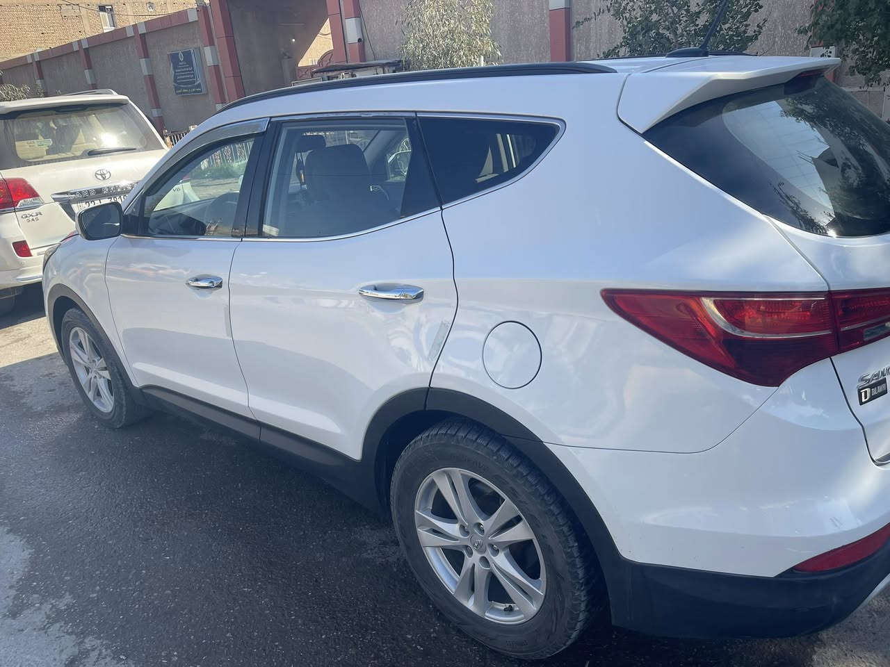 للبيع  أو مراوس سنتافي موديل 2016وأرد أمريكي
جاملغ وبنيد بدون دواخل  نص فول  1/1مكينة 4  

5 راكب 

2 قطع تبريد 

ماشيه  124 كيلو وليس ميل 

تحكمات جيهتين   

تدفائه بل كشنات  وتبريد تبريد فول  

 ويل كب كروم نضام يكو قتصاد بانزين  عادي محسن مانع تزحلق نضام سبورت  وبيهة مواصفات اكثر صدر امامي وخلفي جدد تبريد ثلج تخم تايرات جدد كهربائيات كلهة شغالة سياره جاهزه من كل شي اي نقص مابيه ديالى الجديد بسمي تحويل ثاني يوم 

مكان السياره ديالى بعقوبة ***********
