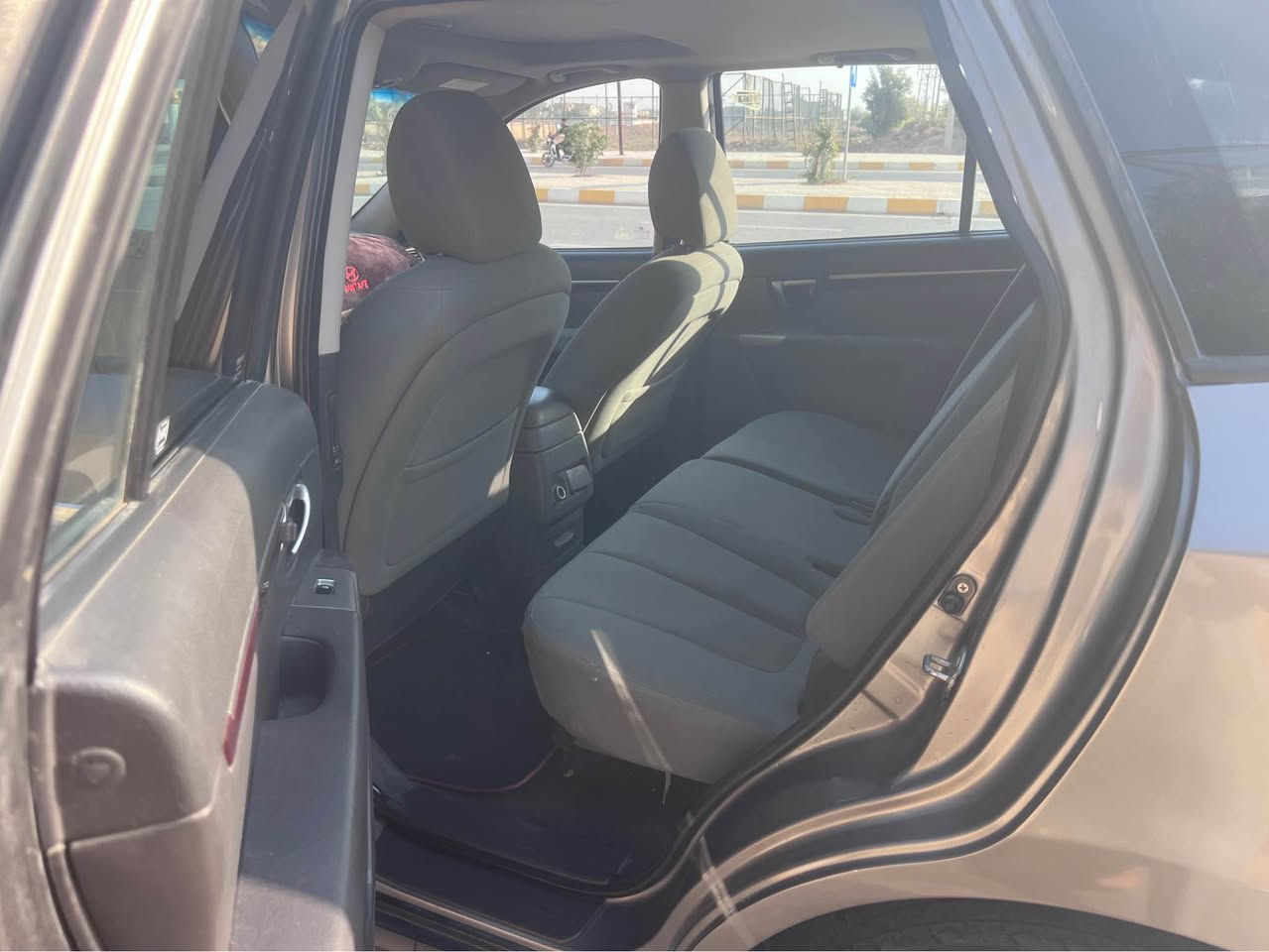 السلام عليكم

هونداي سنتافي سنتافي للبيع 

موديل 2011 

وارد امريكي 

رقم بغداد دولي 

محرك 2400 

فول مواصفات  

تحكم استرين 

فتحه + اشاير بل مري 

مري شفط 

حساس خلفي امامي 

تخم تاير جديد / حدادية صدر جديد 

سياره جاهزه مابيه اي نقص 

السياره صبغ مكانات ابيع حزام 

السعر 115 وبيه مجال قليل 

‭٠٧٨٢ ٣٨٩ ٢٩٧٦‬

*********** / واتساب سامراء, صلاح الدين
