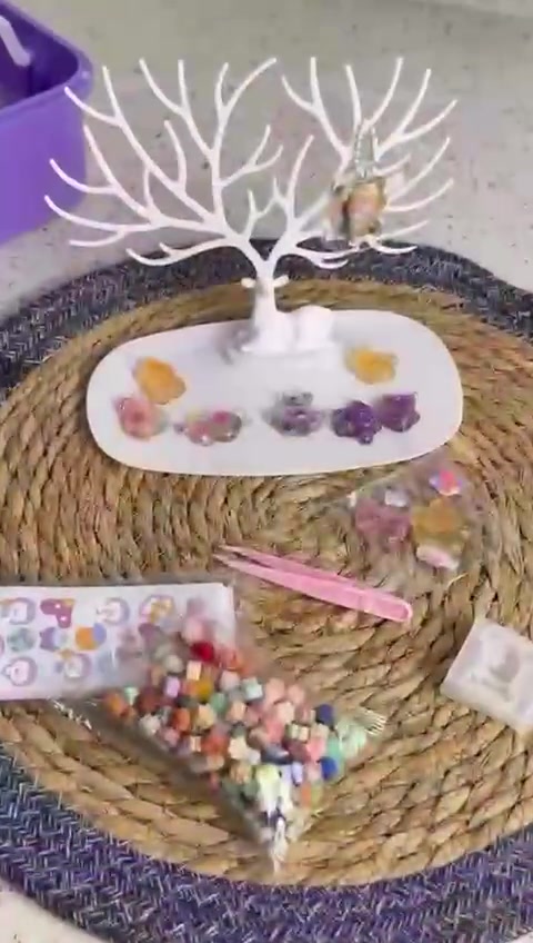 عروض العيد ويانا غير 🔥🔥🔥🔥
بوكس السعادة توفر الحجم الكبير 
السعر 20 الف د
و الحجم الوسط  . السعر 15 الف 
يوجد توصيل لكل مناطق العراق ***********
توصيل كل محافظات العراق 5 الف د فقط 
توصيل م النجف الاشرف 2 او 3 و نواحيها 4 الف 
عالم الأطفال ركن شارع الروان جهة شارع الزهور .
