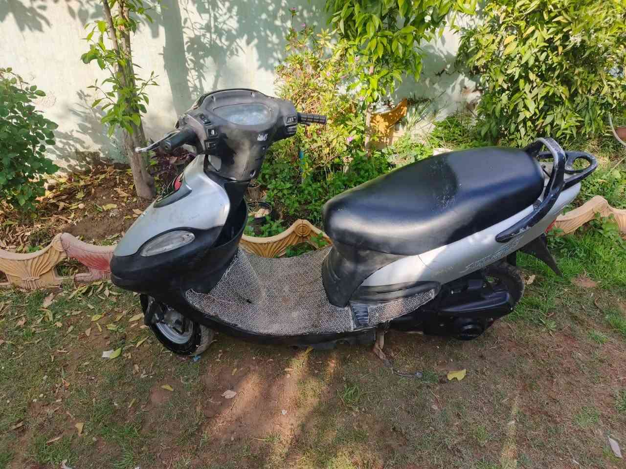 السلام عليكم 🤍
دراجة لبيع كامكو ياباني 
دراجه حلـِۈۋ‏وھّ ونضيفة لبيع طافية
السعر 200 وبي مجال 
رقم ***********
