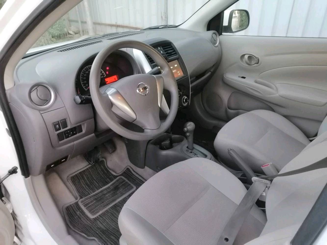 نيسان صني هندي موديل 23 قطعتين صبغ فقط ولباقي كفاله ماشيه 136كير محرك مكفول تبريد ثلج موقع بغداد محموديه 