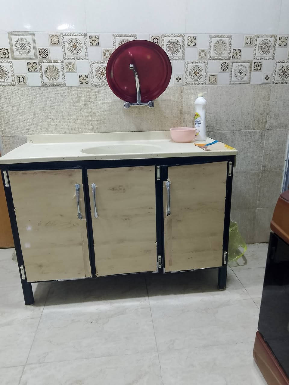 كاونتر للبيع نضيف مابي اي ضرر بسعر مناسب 
وللونه اسود ونقشة بيجي 
آني مجلدته للتغير لا اكثر ولا أقل
اي استفسار مراسلتني عل الخاص


**إذا كنت صاحب هذا الإعلان وتريد حذفه لأي سبب، رجاءا أرسل رسالة إلى الدعم الفني**