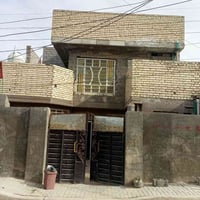 بيت للبيع في منطقة قرية فرحان حي السفير الخامسه بيت طابقين واجهه 10نزا...