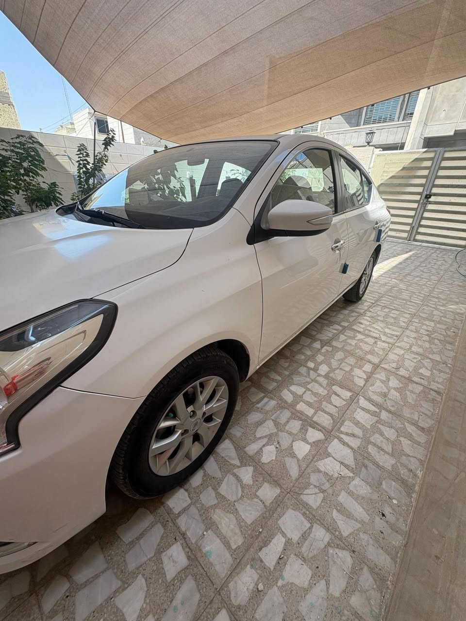 سني 2023 فول مواصفات
ماشية 45 
فول بصمة تشغيل
بصمة ابواب
ويل كروم
حساس اطارات 
شاشة كبيرة
جام اوتو
اشاير مري 
حساس خلفي
مري شفط 
بلوجكترات 
تبريد قطعتين
يدات نيكل 

مكفولة مابيها ملاحظة و مكانها بغداد الرستمية

‭0770 883 3387‬
