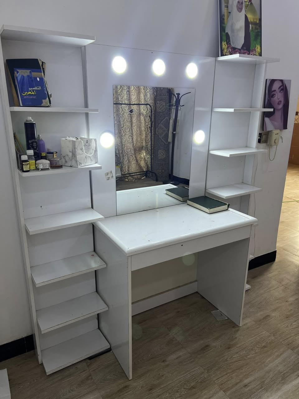 للبيع ستاند ملابس
ميز ورفوف


**إذا كنت صاحب هذا الإعلان وتريد حذفه لأي سبب، رجاءا أرسل رسالة إلى الدعم الفني**