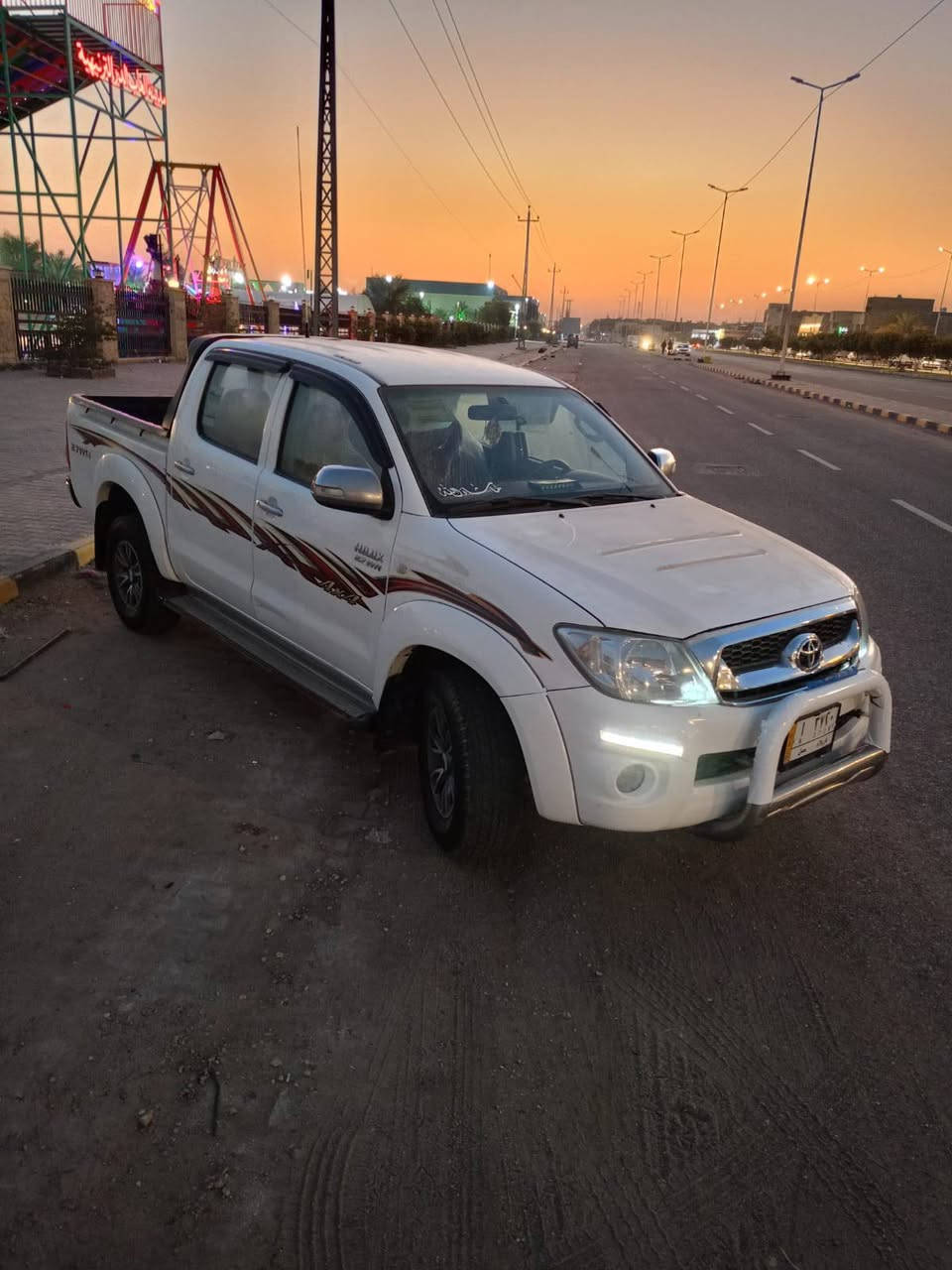 السلام عليكم فور ويل هايلوكس كفاله محرك بانزين 2700 محرك كير حداديه كهربائيات كله جديدة سيارة مال جنيان كله مشروط سنويه 29 السعر المطلوب 158 وبيه مجال مكاني نجف بيع أو مراوس بسيارة عاليه سورنتو توسان سنتافي الاتصال ***********
