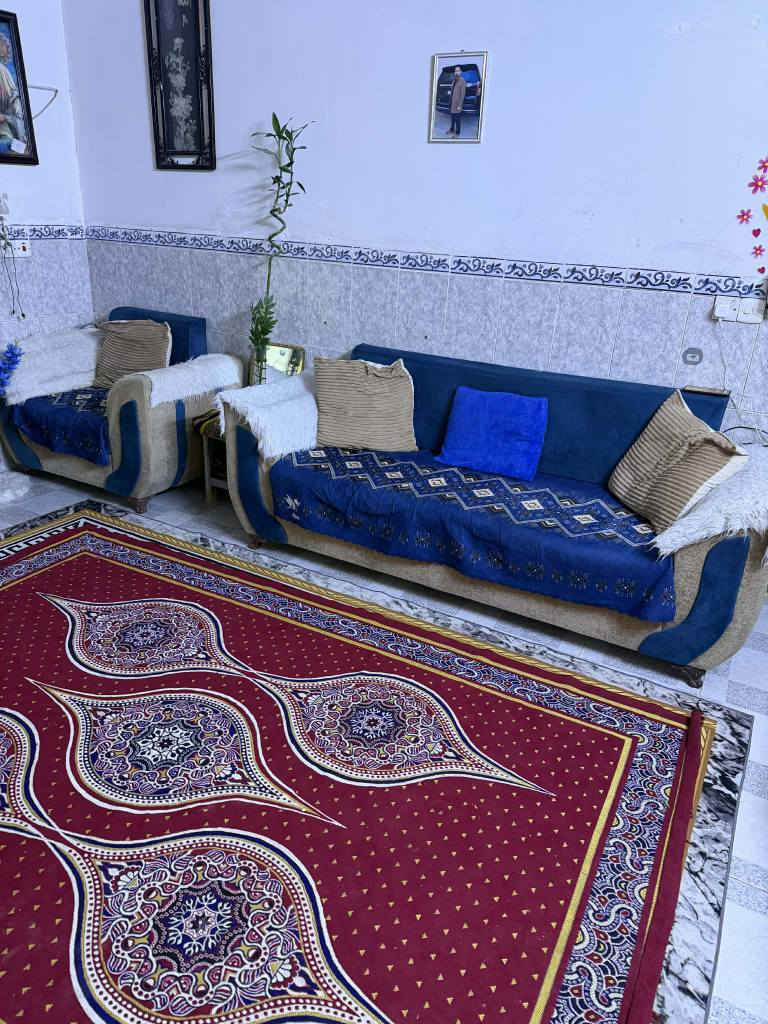 السلام عليكم 
1/التخم الازرك 10 مقاعد 5 قطع بيه ظرر بس التجوات جم وحدة خاسفة سعره 175 
2/التخم الجوزي 12 مقعد 6 قطع نظيف بدون ظرر سعره 300
3/ الديوان الاخظر 7 مقاعد 3 قطع ب90 الف 
مكاني حلة بكرلي *********** حلة, بابل
