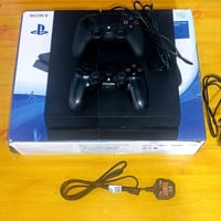 جهاز: PS4 FAT (أسود) مهكّر 12.02 نضافة 90٪ لوك ستيكر غير مفتوح يشغل PS...