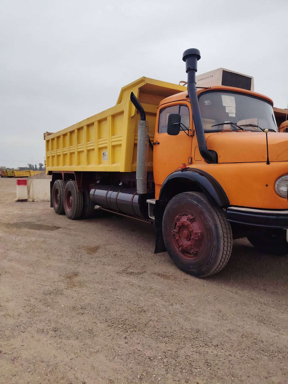 السلام عليكم قجمه  موديل 81 كير 90 مجموعه جيف 18 مكينته جديده تخم تاير السياره نضيفه قماره مصبوغه عام رقمه بغداد انكليزي لسياره مطوله مكفول من الفطر ***********.        *********** السعر 58 او بيه مجال
