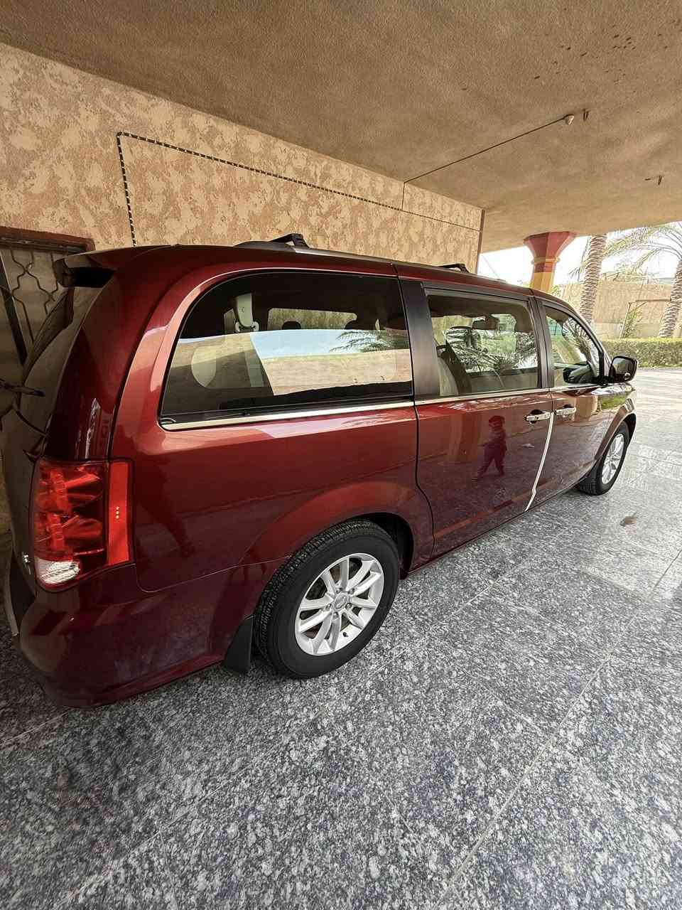 دوج كرفان موديل 19 للبيع فقط
لليدور نضيف 
موصفات sxt
كشنات كهرباء وباب سلايت كهرباء وجنطة كهرباء 
نظام ايكو اقتصادي 
تحكم ستيرن 
تحديد سرعة
ايرباك سليم 
مكينة 3.6 كفالة 
كير كفالة 
رقم بغداد الجديد بأسمي تحويل ثاني يوم 
حادث اميركا طخه خفيف جاملق امامي جهه سايق بدون دواخل ولا ايرباك وصورهه مرفقه بالمنشور فقط جاملق 
العراق كفاله من كلشي 
سعر 188 وبيهه مجال اخوان محتاج فلوس  رجاءاً لحد يكسر بحلالي سيارة نضيفه كلش ***********
مكاني بابل
