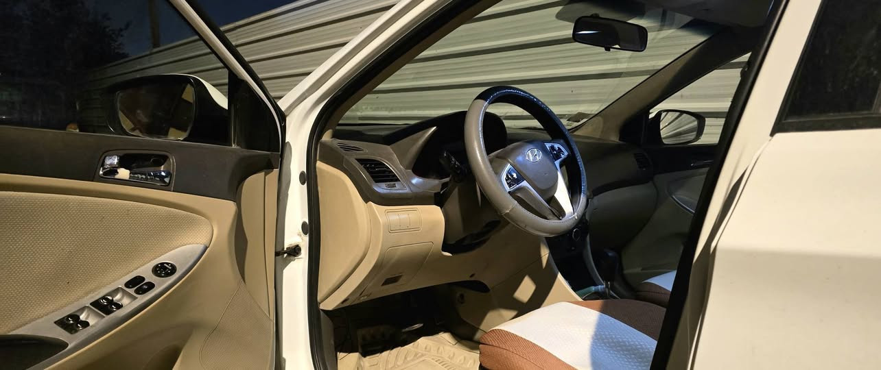 اكسنت ٢٠١٤ خليجي كفالة عامه 
محرك 1600  قطرتين 
فتحه
اشاير بالمري 
تحكم جهتين
تبريد ثلج
رقم نجف دولي باسمي 
هزة جديدة 
حدادية وتايرات وباتري كله جديد 
السعر ١١٧ وبيها مجال


**إذا كنت صاحب هذا الإعلان وتريد حذفه لأي سبب، رجاءا أرسل رسالة إلى الدعم الفني**