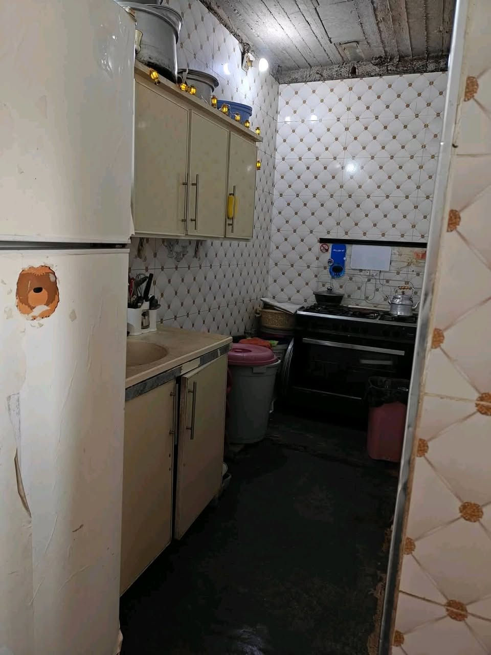 دار+محل من ضمن الدار  للبيع بلاشش📣 – طابو صرف📣 باسم شخص واحد📣😍
المساحة: 100م²، طابق واحد+محل 😍، درج خارجي
الموقع: حي العسكري 77 قرب جامع الإمام علي وجامع سيد الأنبياء
السعر: 50 مليون 😍وبي مجال قليل (سعر قطعة أرض) 

***********واتس
***********
