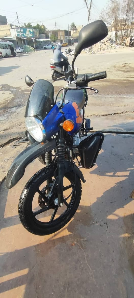 السلام عليكم بوكسر مديل ٢٣ كلشي مابيهه نقصهه بس الباتري السعر ٢٥٠٠ شرط برغي مامفتوح بيهه *********** اتصال واتساب اثنينهن المكان بغداد
