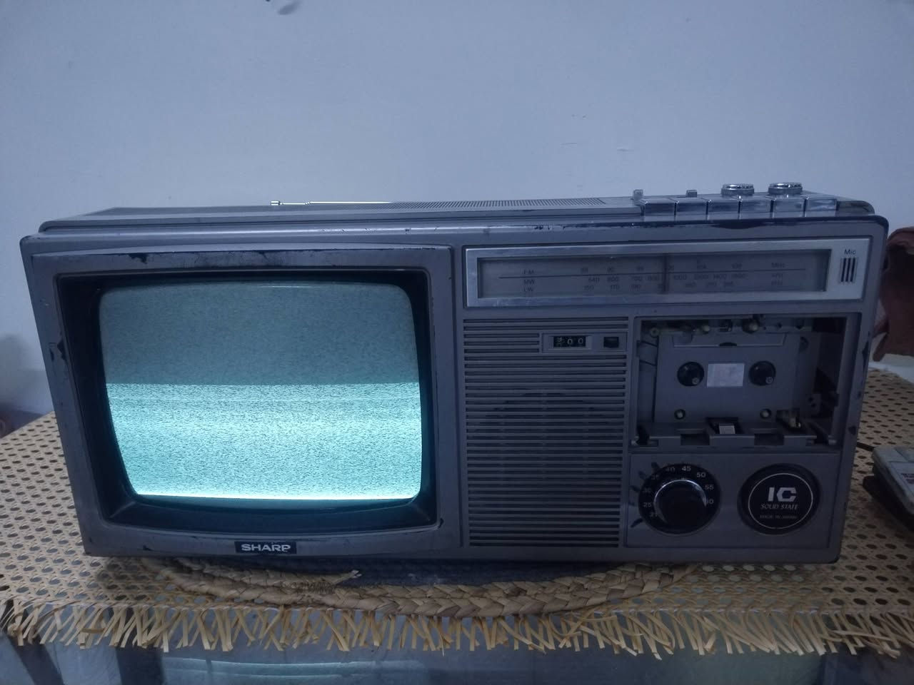 مسجل راديو تلفزيون ياباني شغال بس التلفزيون شغال بس مااعرف متلع صوره نظيف قبق مسجل نقص سعر مراسله خاص غير متواجد بل تعليقات


**إذا كنت صاحب هذا الإعلان وتريد حذفه لأي سبب، رجاءا أرسل رسالة إلى الدعم الفني**