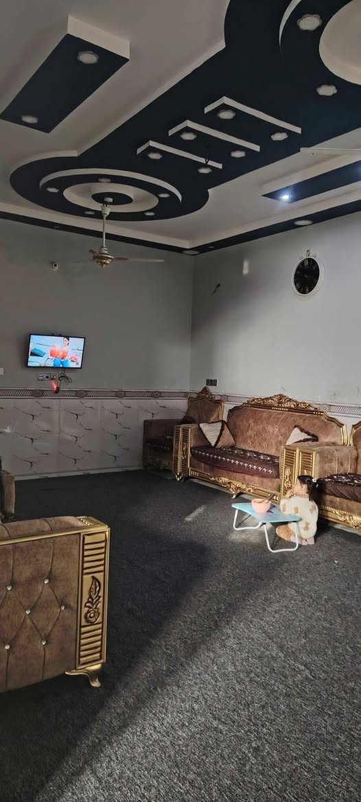 السلام عليكم دار البيع المساحه 250 متر ركن على شارعين بذاك الصوب بلقرب من فوج طوارء مقابيل  اسواق عقيل الكناني مسحوب علي سكان ***********
***********
