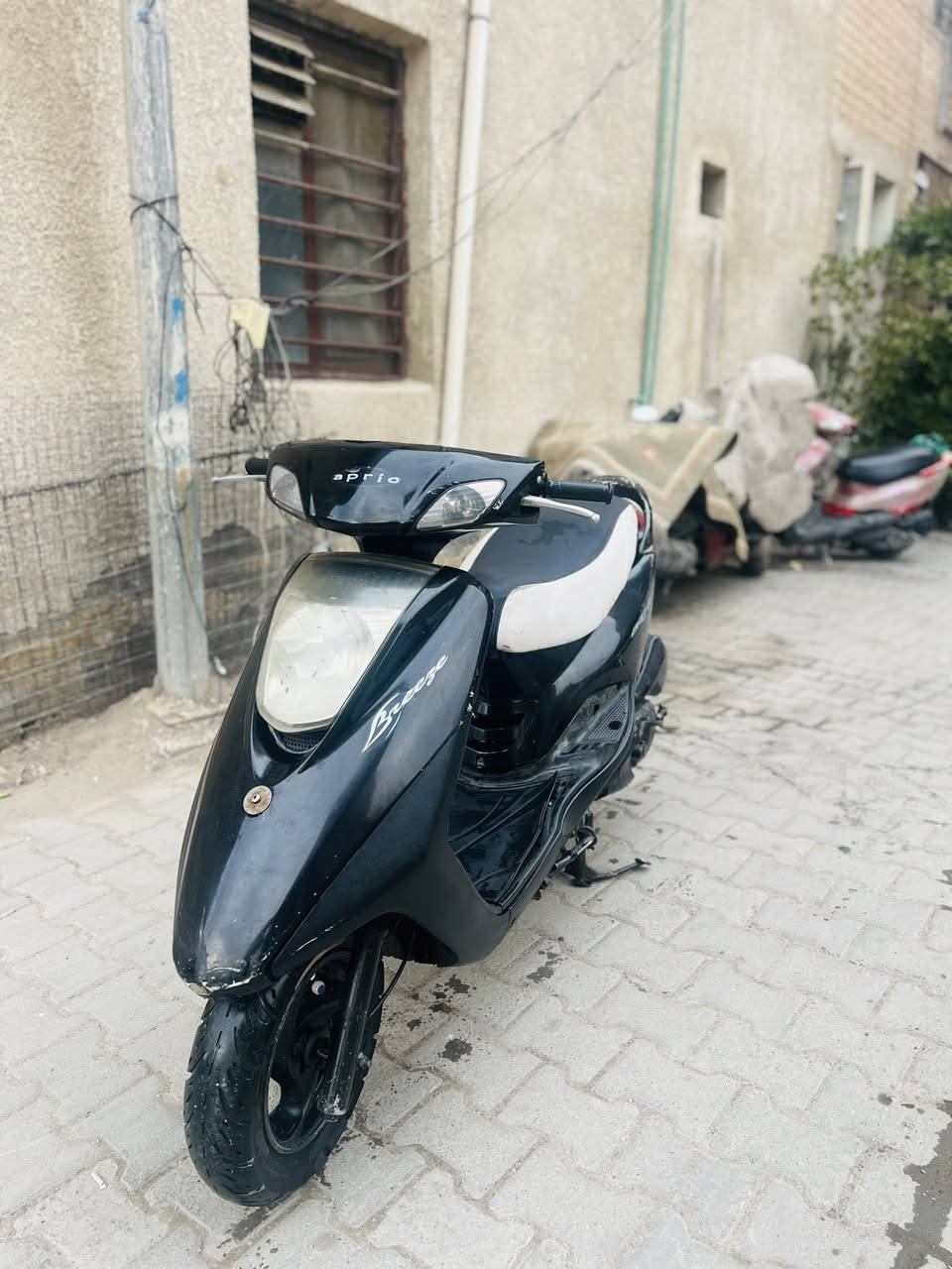 سلام عليكم دراجه ابريز كابريتر كلش نضيفه 
جيب فيتر وفحص عله راحتك كهربايات كله شغاله 
مكينه ناعمه شلعه ومعدل نكره سلف بكل وكت 
(السعر 570 ) وبيه مجال للطيبين المكان الاعضمية 
 اتصل ودلل / *********** /
