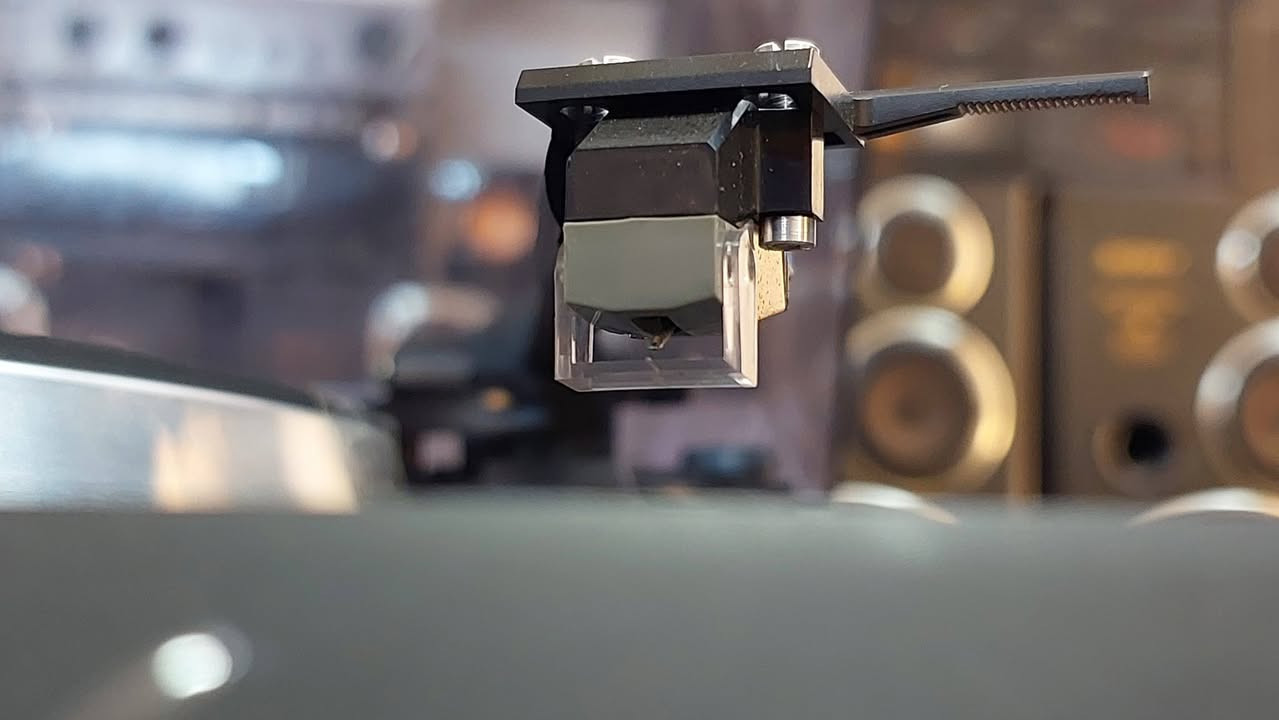 السلام عليكم.. عرض #2026087
مشغل اسطوانات كرام ديك جديد ONKYO صناعة يابانية
موديل CP-1400A , حجم لارج (عرض 43cm)  , نوع الكرام *ديك* (يحتاج الى مضخم خارجي phono stage) ، Auto Return . 
كاترج DN-74ST diamond.
المهتم بالشراء يراسلني مسنجر او واتساب  💖
توصيل موجود كل محافظات العراق ⚘️

Mustafa Electronics 
Audio , Video & Electronics
Whatsapp: ***********

#vintage #stereo #fyp #audio #hifi #system #eq #dj #Sony #samsung #Audio #blacksabbath #stereo #brazil #indian #India #Korea #Philippines #kuwait #online #saudiarabia #japan #usa #Germany #chill #kenwood #apple #tech #vintage #retrogaming
