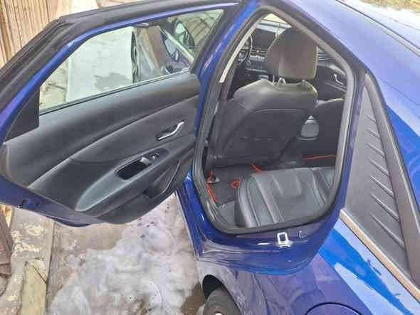 النترا 2023 وارد امريكي
فول مواصفات للاخير 1/1
ماشيه 60 الف
مكينة 2000  دوش 
بصمه 
فتحه سقف
حساس امامي خلفي 
5 ويل كب 
سيارة جديده
السعر 155
مكاني البلديات للتواصل رقم الهاتف ***********
