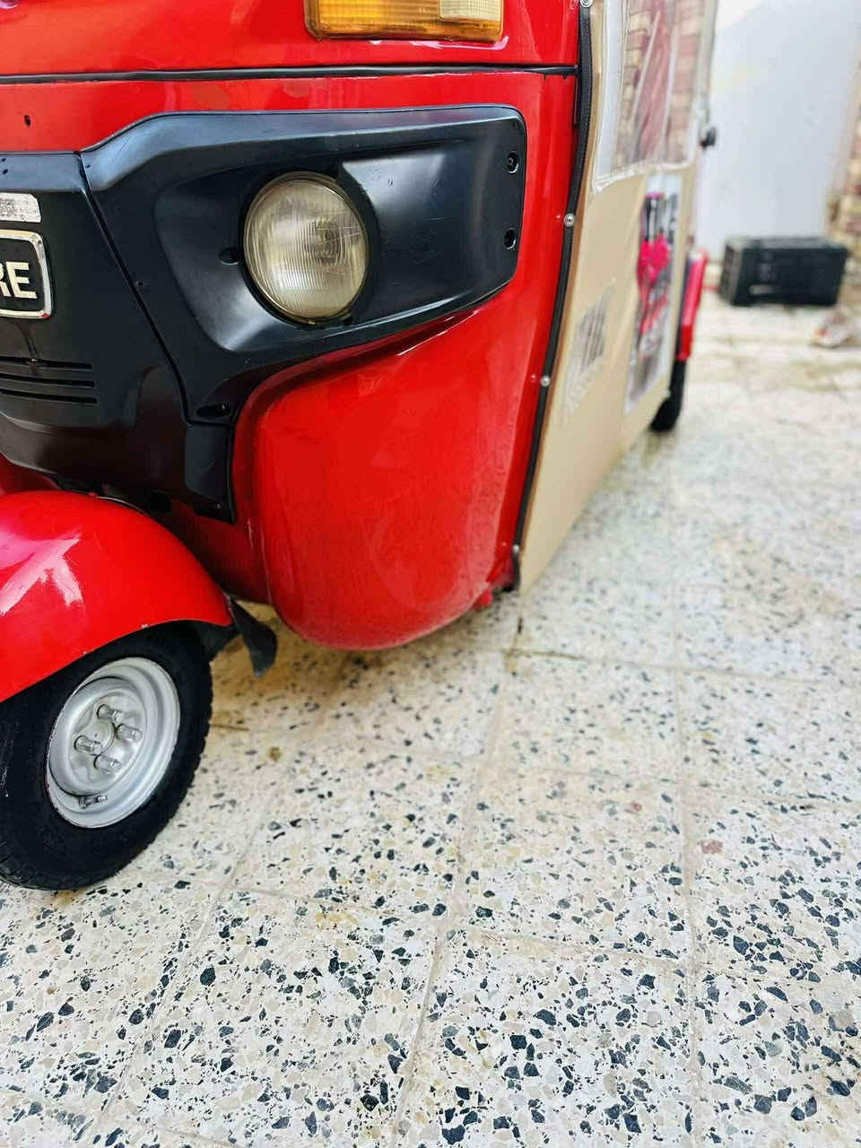 سلام عليكم تكتك باجاج موديل ١٨ رقم  وسنويه  تكتك    كهربائيات شغاله ماشه جديدة شفت جديد ضفيرة جديدة دبل أمامي جديد دوس معمرة تحويل شوكت متريد
رقم واسط عوزهة كاريتر  لان  تتأخر بتشغيل   سعر خاص وياهة مسجل وسيبايه علي الحداد  وبيها مجال مكاني كوت 
رقم ***********
