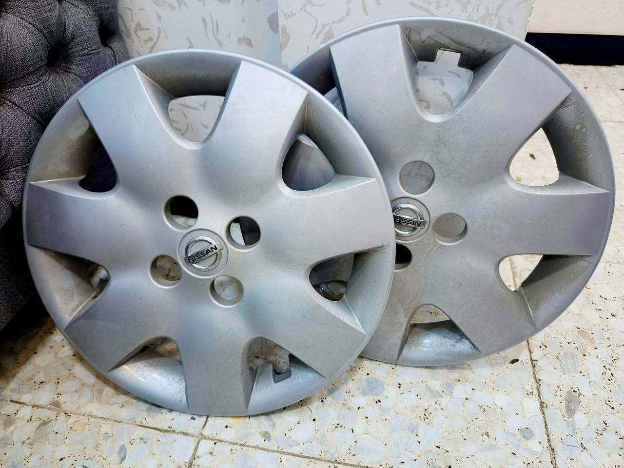 كبات سني هندي اصليه تخم ٢١ جدد وكاعيات كاربت رصاصي اصليه جدد قيم باالي يرضي الله وأخذ لا تكسر بيهن هاتف *********** بغداد
