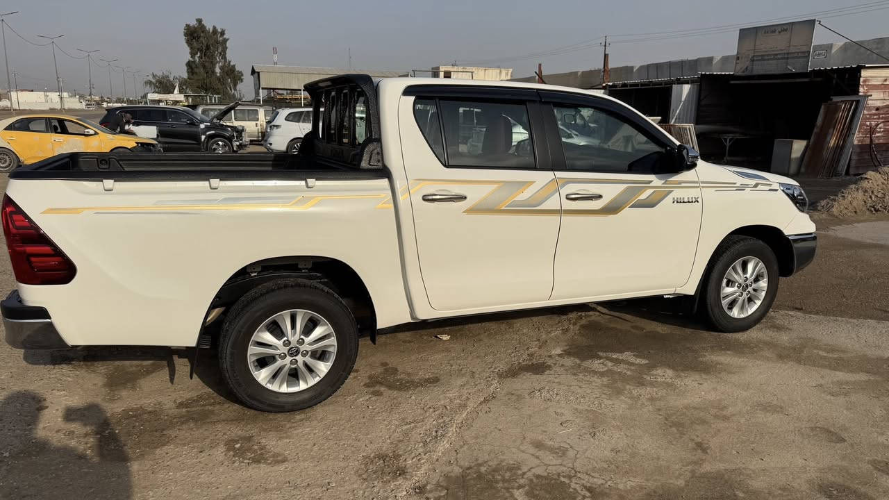 هايلوكس موديل 2025 كويتي ماشيه 1700 ك عل وضع شركه مكفوله كفاله عامه مكاني بغداد 
السعر 305 يعني 3 دفتر و5  
غير متوجد عل نت 
***********
