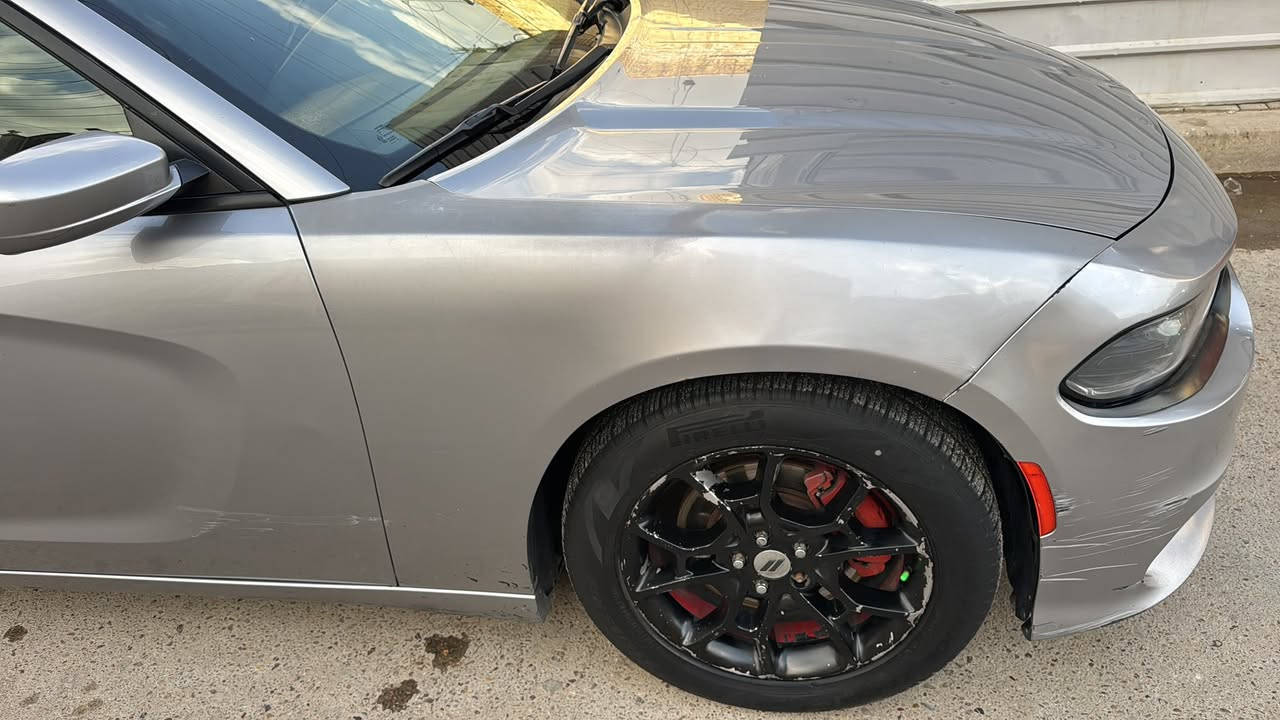 السلام عليكم
دوج جارجر 2018  AWD GT

ماشية 180 كم 
حادثهة فقط جاملغ عكس السايق بدون ايرباك 

رقم بغداد باسمي 

تدفئة كشنات 

شفتات ستيرن 

السيارة جاهزة من كل النواحي 

مكان السيارة بغداد الشعب 

التواصل ع الخاص


**إذا كنت صاحب هذا الإعلان وتريد حذفه لأي سبب، رجاءا أرسل رسالة إلى الدعم الفني**