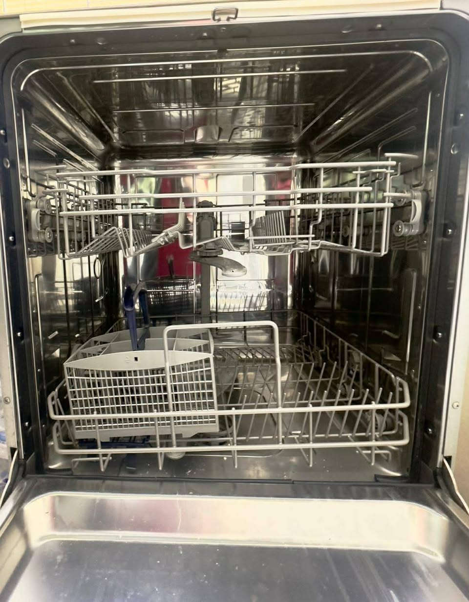 غسالة صحون السعر ٢٠٠ جديده


**إذا كنت صاحب هذا الإعلان وتريد حذفه لأي سبب، رجاءا أرسل رسالة إلى الدعم الفني**