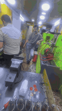 ‏ورشة هاشم الشمري كرادي 52 
‭0772 941 0688
‭#0780 975 7799‬
