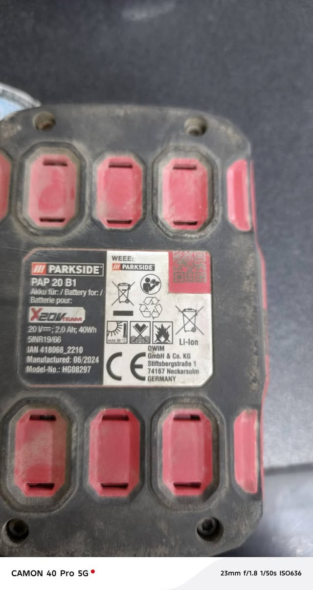 سلام عليكم بطاريات معه شحنه مال دريل بارك سايس /بي سعر***********/125
