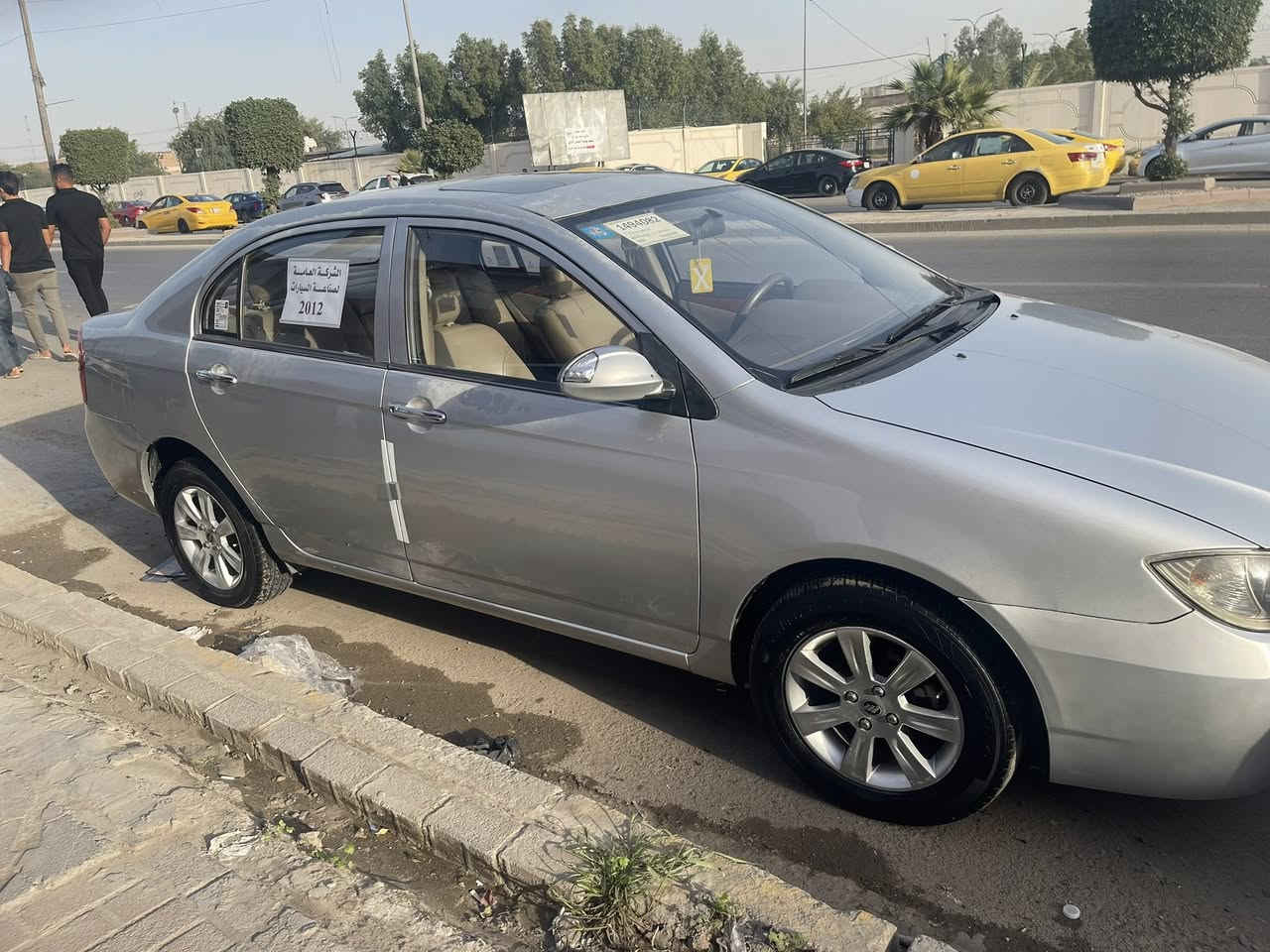 سلام عليكم. ليفان 2012 مكفوله. سياره. جديده. ماشيه. ٩٦الف. سياره. مكفوله سعر ٦٥  وبيهه مجال. عنوان. بغداد ***********شراي. يتصل. ماعندي خاص
