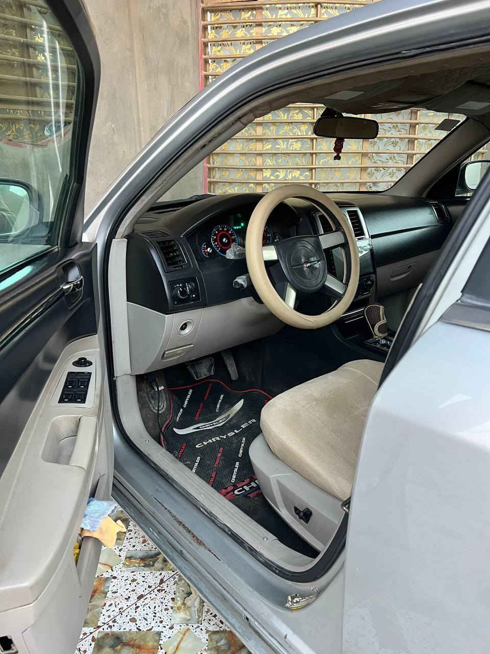 اوباما  مديل 2006 سعر 95 قابل للتفاوض الأستفسار اتصل  *********** وارد أمريكي حادثها جاملغ امامي فقط بدون دواخل والباقي كفاله بيها مكانات صبغ اثر جراد  شاشه كبيره  داخل بيجي   3500 مكينه وكير مكفولات حداديه جديده تخم تاير  مشروع وطني ب اسمي سنويه ل 30 بيع او مراوس مكان سياره الديوانية قضاء الشاميه
