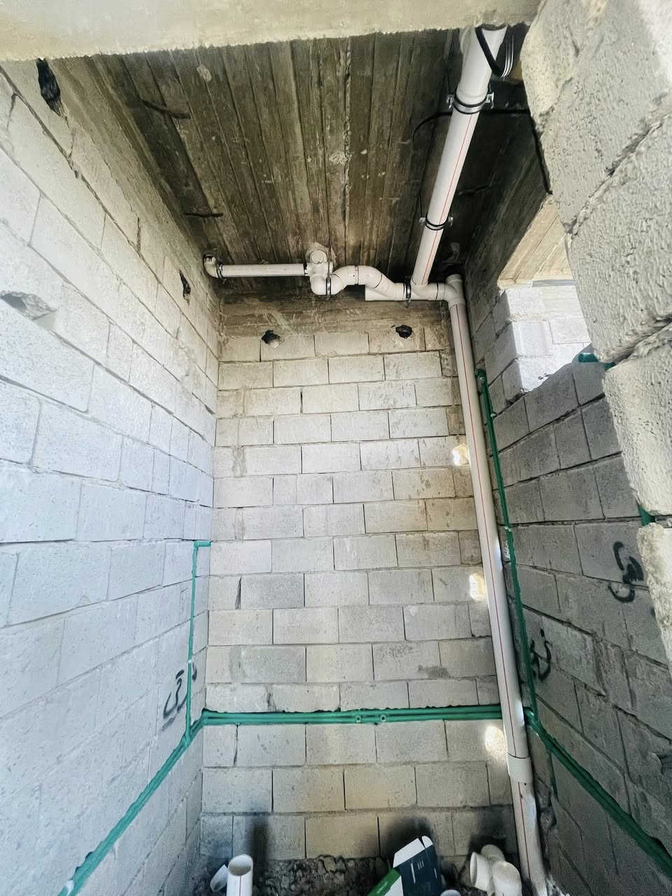 بعون الله وتوفيقة ، تم إنجاز أعمال تأسيس الماء والمجاري والكهرباء لبيت الدكتور قحطان السلمان الجبوري في قضاء الضلوعية، والمتكون من (9) مجاميع صحية، وذلك على أيدي كادر شركة قوة الشمس في محافظة صلاح الدين، وبرعاية وإشراف مباشر من المهندس باسم الحسن، ووفق أعلى معايير الجودة والسلامة وطبقاً للمواصفات الهندسية المعتمدة.
وقد تم إجراء فحص ضغط كامل لمنظومة الماء بواقع (10 بار)، ضماناً للأمان والمتانة ودقة التنفيذ

 الفني محمد أبو ريكان 
📞 0782 485 0845
