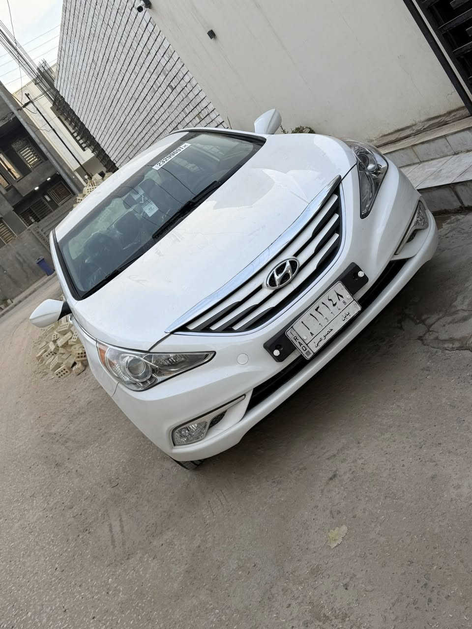 السلام عليكم للبيع سوناتا موديل ٢٠١٤ وارد امريكي حادثه جاملغ ونص بنيد جاهزه من كلشي مكينه كير حداديه تبريد مابيه اي نقص مكانه بابل حي الصحه السعر ١٢٥ وبيه مجال للاتصال ***********
