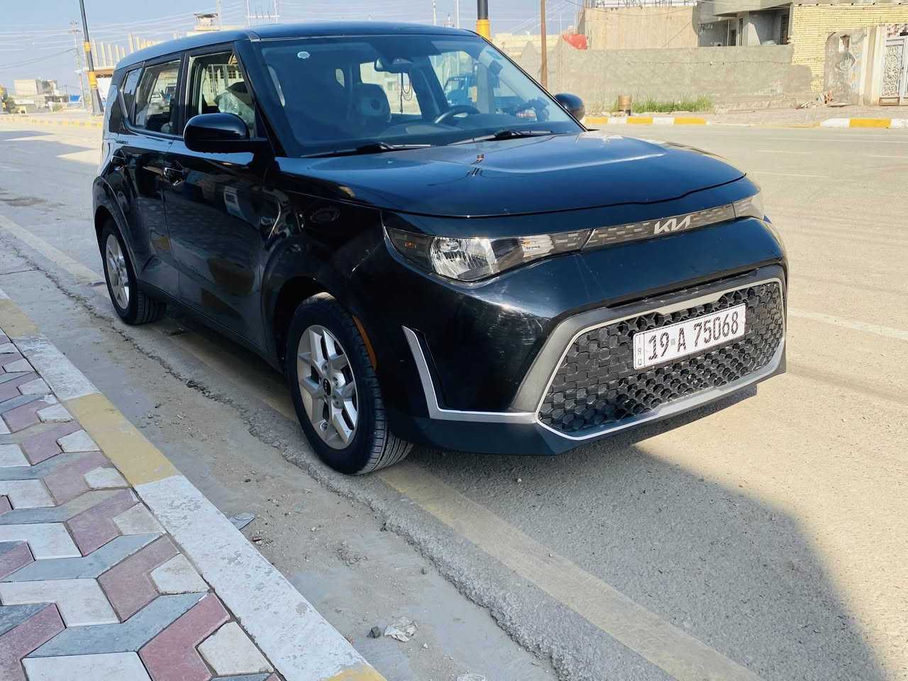 السلام عليكم
كيا صول 2023 رقم كربلاء 
فول مواصفات عدا الفتحة شاشة كبيرة
كرسي السائق كهرباء بصمة تشغيل بصمة ابواب رادار كاميرا دوارة 
حادثها بارد بالجاملغ الامامي عكس السايق وبارد بباب السايق 
بدون ايرباك كلهن سليم صور الحادث موجوده
باسمي السيارة 
تخم تاير جديد 
ماشية46 الف قابل للزيادة 
مكانها كربلاء 
السعر 146 وبي مجال 
الاستفسار ***********
