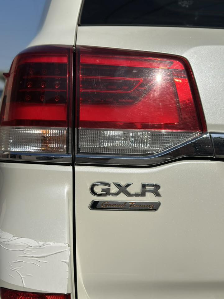 سلام عليكم للبيع 

لاندكروز 2019السياره زاز 

كراند تورنك

فول مواصفات1/1

سياره ماشيه 82km 

3شادشات ..كشنات كهرباء ..طفايه 

السياره مكفوله كفاله عامه عده طخه بسيطه بل 
السونار مرفق مع الصور 

الجاملغ الأمامي عكس السايق 

مكان السياره بغداد الحبيبه 📍

السعر 530ورقه 

*********** ☎️
