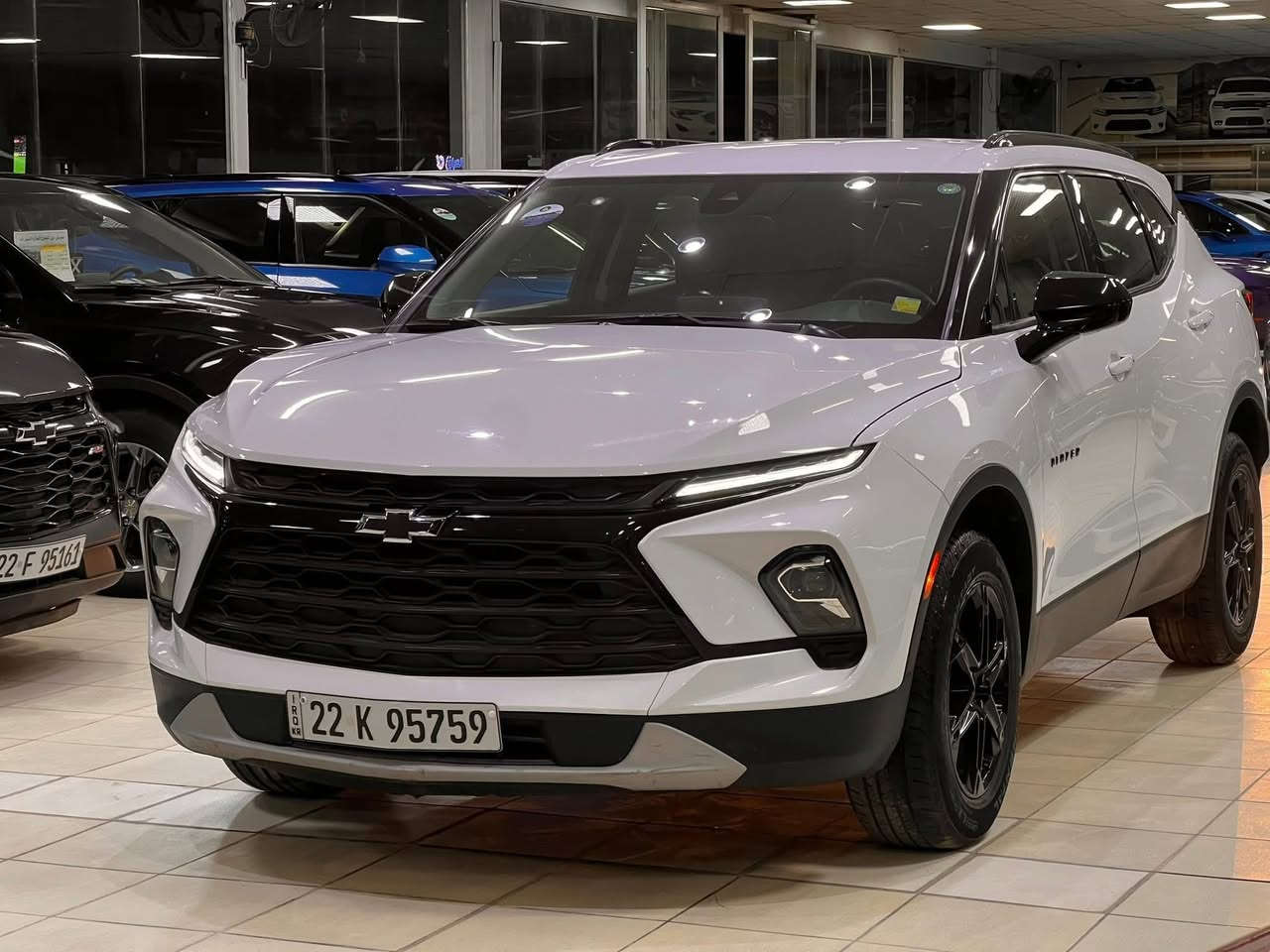 السلام عليكم ورحمة الله وبركاته.
#معرض_ابن_شعبان_لتجارة_السيارات.____________________________
✅اسم السيارة : شوفرليت بلايزر 
✅الموديل :  2023
✅الفئة :  2LT
✅رقم السيارة : اربيل تحويل ملكية او وكالة ✅حسب الرغبة
✅السعر :   205  ورقه
✅الضرر : الباب و الجاملغ الامامي الايمن  تبديل نفس اللون
✅عداد المسافة : 24 الف ميل
✅الايرباكات :ضرر ايرباك  الدركة و البردة
______________________________________
🔻1-حجم المحرك 4 سلندر 2000 تيربو 
🔻2-ويل كب حجم 18 مع طقم تايرة بحالة 🔻ممتازة 
🔻3-بصمة ابواب و بصمة تشغيل  
🔻4-لايتات زينون عالي ناصي اصل 
🔻5-غرفة السيارة مخمل  اسود
🔻6-تحكم كهربائي للمقاعد السائق 
🔻7-رادار امامي مانع للصتادم
🔻8-تحديد مسار
🔻9-وضعيات متعددة للقيادة
🔻10-شاشة كبيرة الحجم للتحكم بكافة 🔻الايعازات 
 
السعر المطلوب : 205 ورقه 

______________________________________
للأستفسار اكثر : 
الادوات ☎️***********
المبيعات☎️***********‬

🔴العنوان: النجف الاشرف🔴
🔴المدينة المائية🔴
🔴مقابل حي الجامعة🔴
🔴مجاور كافية الزاويه🔴
