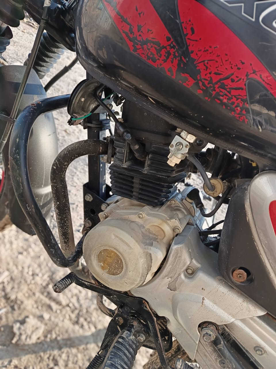 سلام عليكم.  دراجه. بوكسر. جبلي   موديل 2022. مكفوله  كفاله عامه. تخم تاير جديد. أوراق اصوليه  شرط ترقيم.   مكينه مكفوله.  سعر 1350 بيه مجال بصيط  مكاني بغداد نهر ان   رقم هاتف ***********
