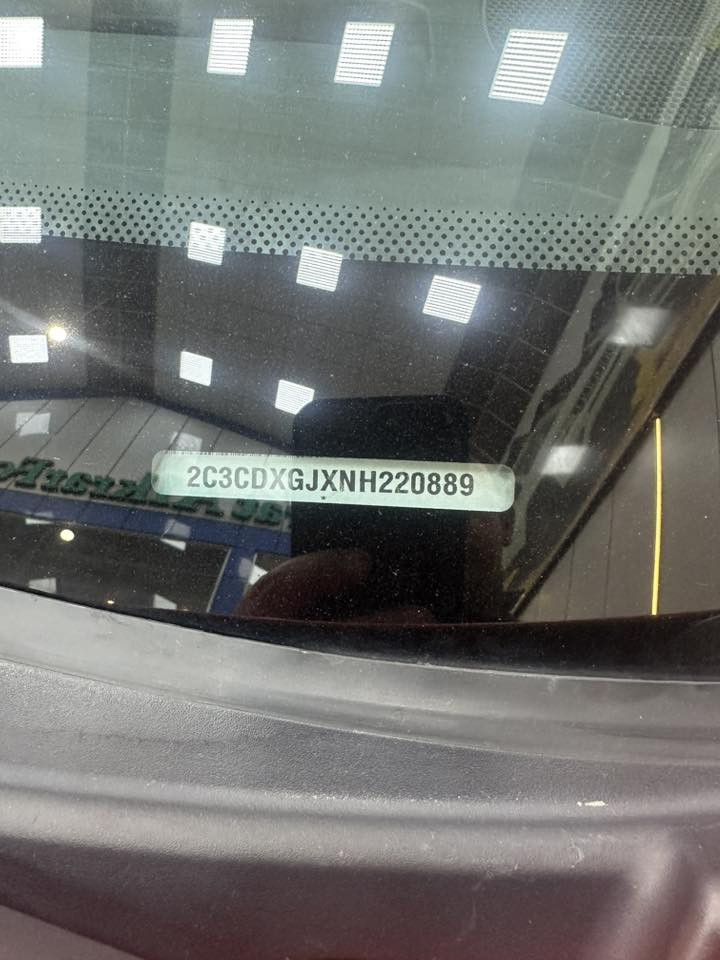 سلام عليكم جارجر لون مميز برتقالي اصل موديل 22 عنواني بصره مكينه 6400 سكات سياره ***********
