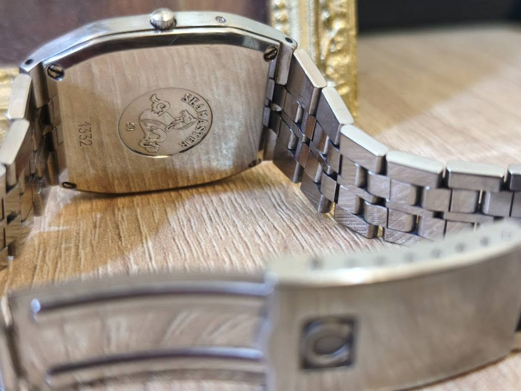 #أوميغا #سيماستر #كوارتز
 (Omega#  Quartz كلاسيكية 
نظافه تامه، ماطور , سير كامل وبلاديه
 تصميم "شاشة التلفزيون"
سعر بيع طيب لغرض التصفيه بغداد, العراق


**إذا كنت صاحب هذا الإعلان وتريد حذفه لأي سبب، رجاءا أرسل رسالة إلى الدعم الفني**