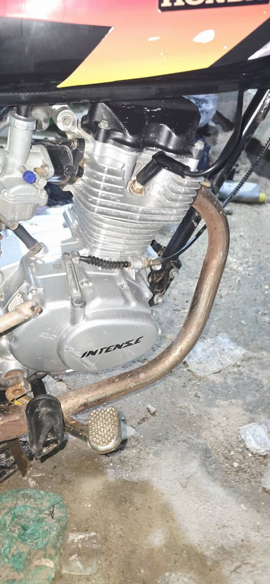 سلام عليكم دراجه ايراني للبيع مكينه انتنس مكينه بيه خيط تبخير سعر 400 بيه مجال قليل هاذ رقمي *********** الشراي يجي واتساب
