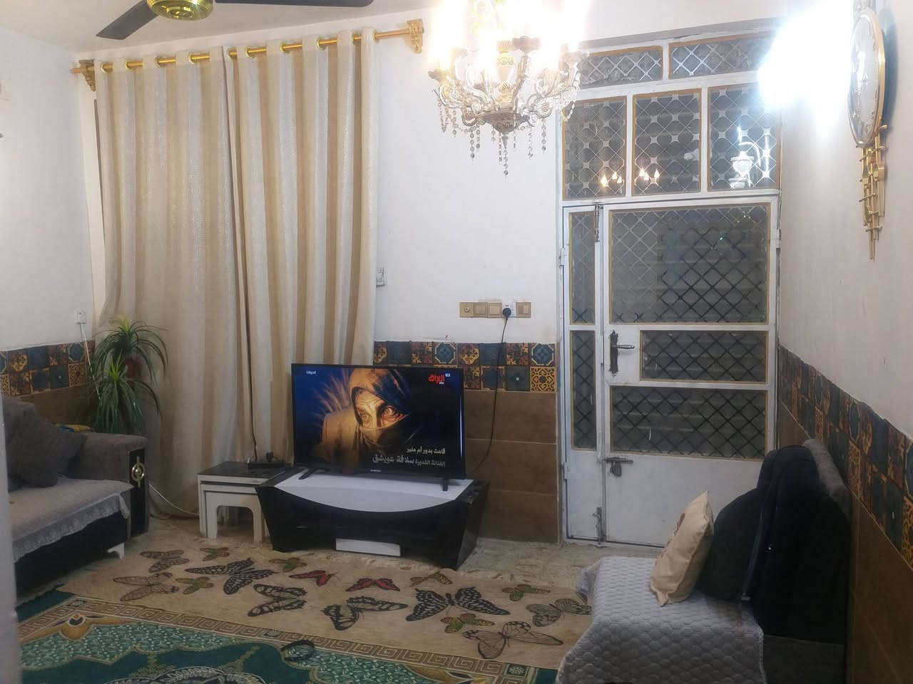 السلام عليكم
بيت مساحته ١٥٠ م طابق واحد يحتوي على غرفتين نوم واستقبال ومطبخ وحديقة كبيرة سكينة الزراعي مقاطعة ٢\٩ شارع مخبز الساعدي الفرع الجانبي للمولد السعر المطلوب ٩٥ .
***********
