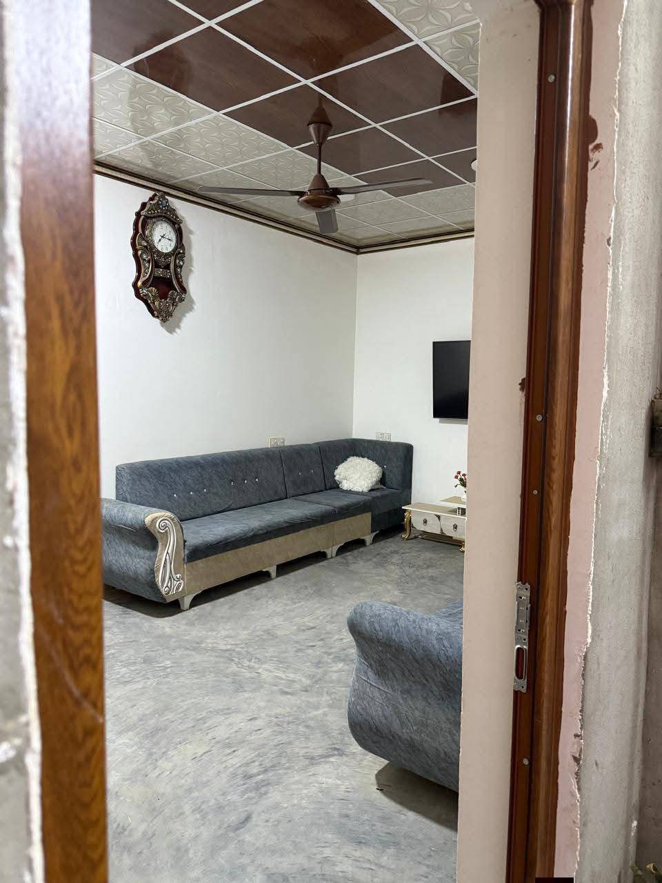 #بيع اقصاط شهري -- مساحة 200متر
#موقع:- بنجاعلي خلف شقق 
➖➖➖➖➖➖
#فرع عريض 
#بناء نظيف 
________
محتويات 
غرفتين نوم+مطبخ+هول +استقبال +صحيات 
_______________
سعر 45مليون بي مجال/   25مليون مقدمة 
-------------
بل شهر 500الف 
__________________
للاستفسار اتصال عالرقم
 ***********
***********
او راجع مكتب عقارات اسيا
