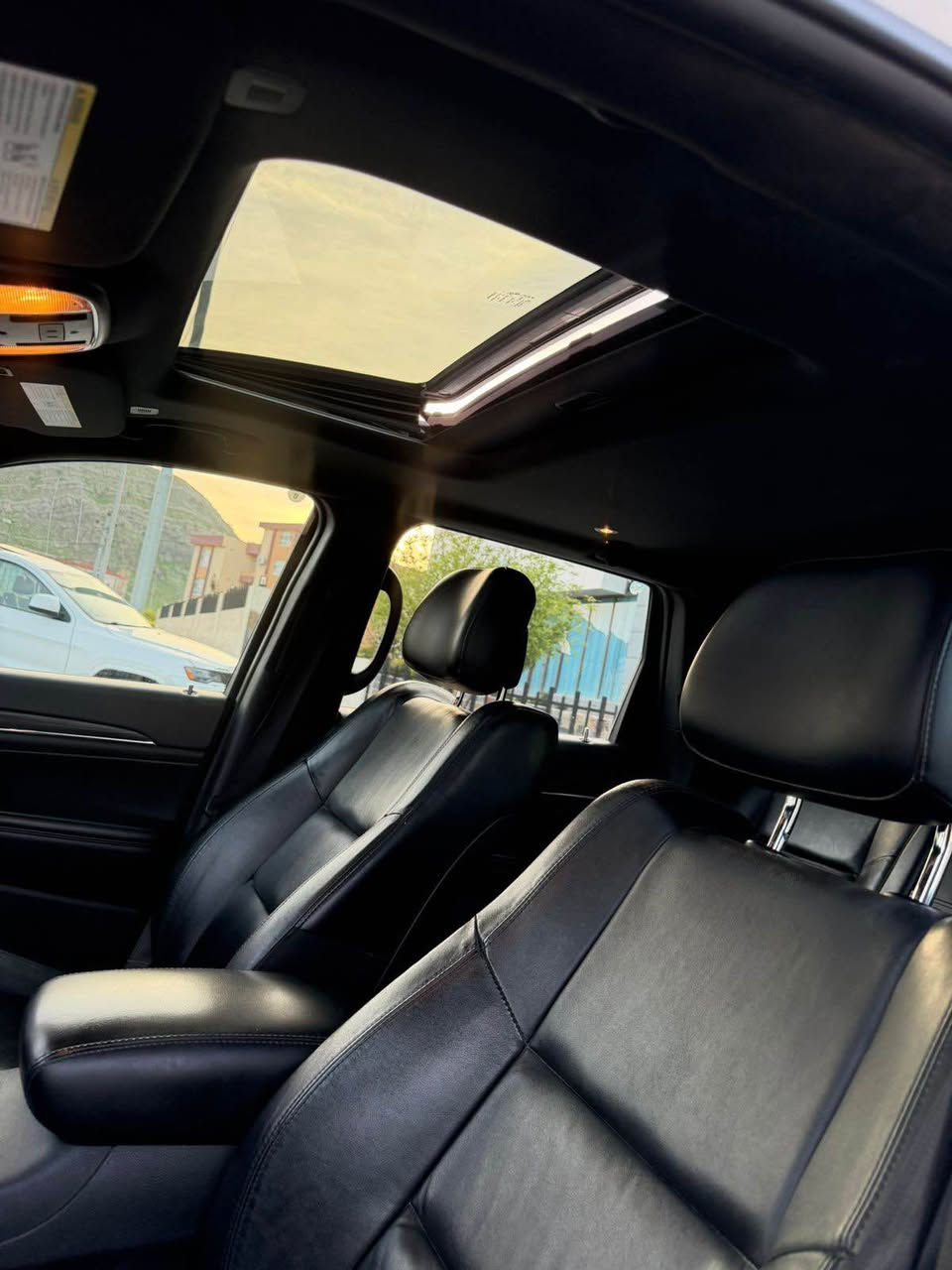 Jeep grand cheroki 2021 limited
جێب گراند چیرۆکی ٢٠٢١مواسەفات لمیتید دەبڵ ئەکسل سڵایت سندوق شەفت شەخاڵ کوشن و سوکان گەرم لایت لید حەساسی پشتەوە کامێرە ٨٨ هەزار ڕۆشتووە دوو پارچەو نیوی  بۆیاخە گێڕ و مەکینەی بێ کێشەیە نەکراوەتەوە سەنەوی نوێیە 
سعر:٢٢٣
0️⃣7️⃣5️⃣0️⃣1️⃣7️⃣7️⃣5️⃣9️⃣5️⃣8️⃣whatsapp-vibe
0️⃣7️⃣7️⃣0️⃣0️⃣1️⃣7️⃣5️⃣0️⃣6️⃣0️⃣ رانية, السليمانية


**إذا كنت صاحب هذا الإعلان وتريد حذفه لأي سبب، رجاءا أرسل رسالة إلى الدعم الفني**